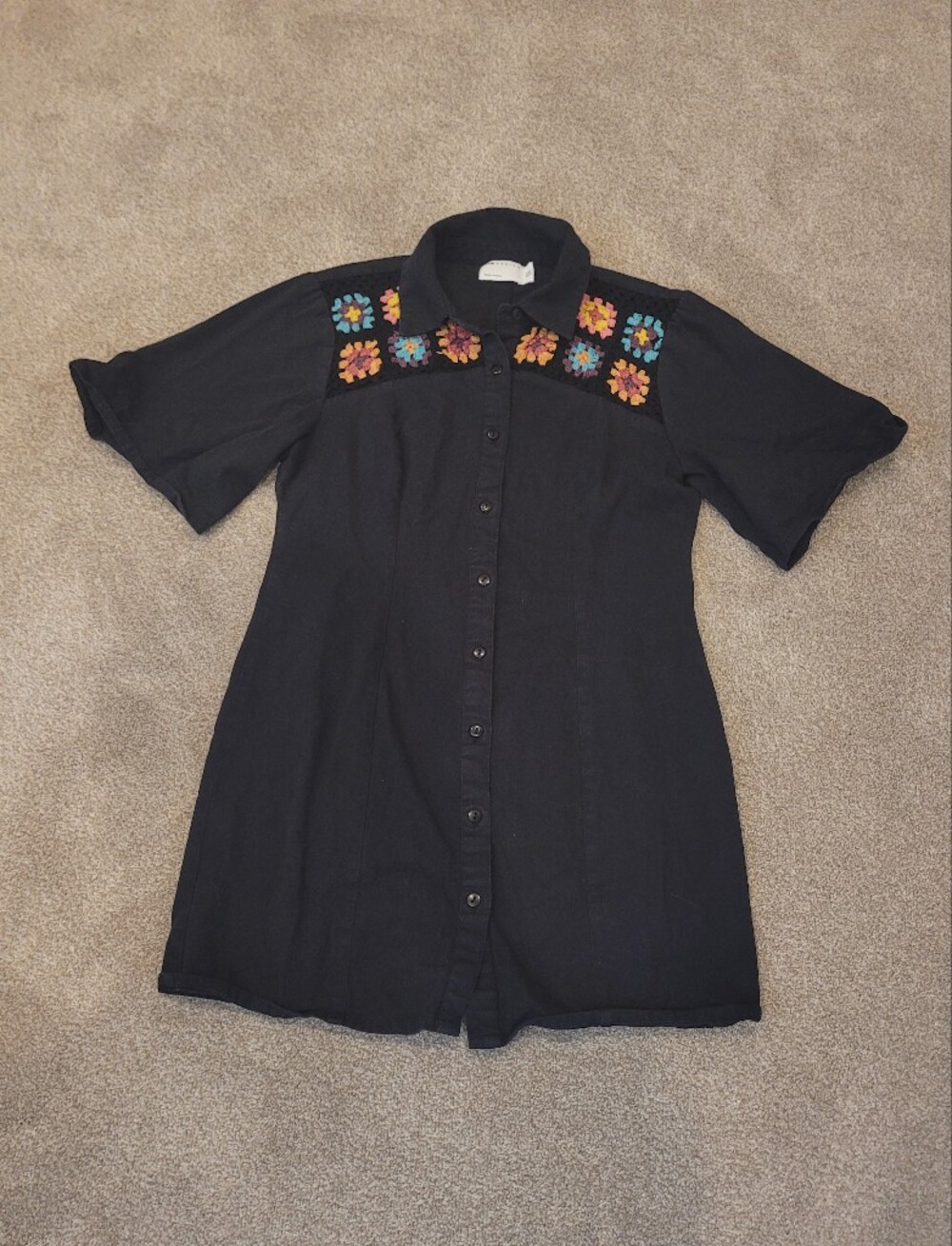 ASOS DESIGN Black Top with Embroidered Detail Size Small